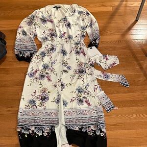 WHBM Floral V-Neck Long Sleeve dress in Cream and Black